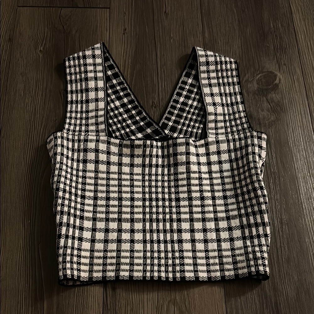Black and White Top